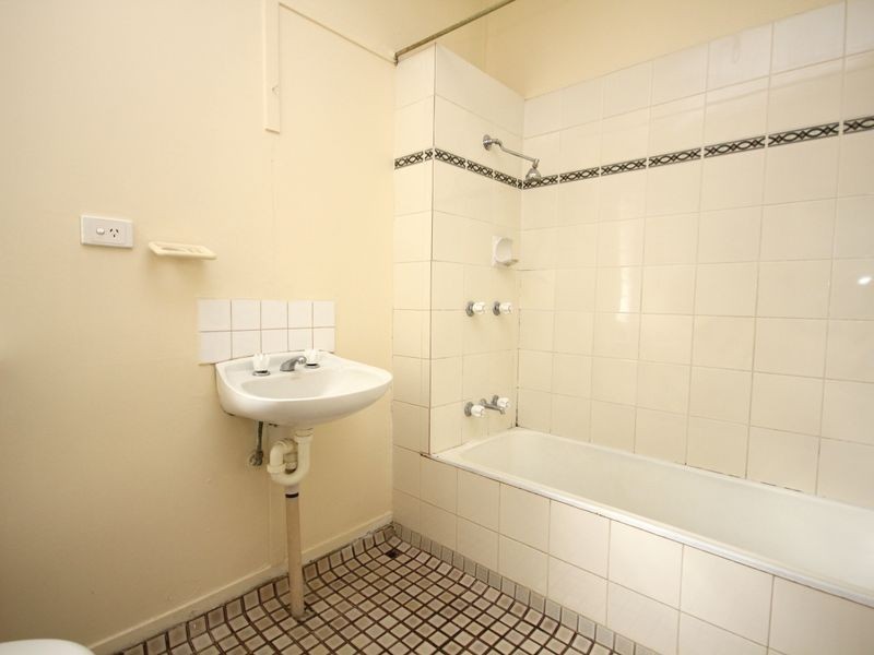 228 Beddoes Street, Holland Park QLD 4121