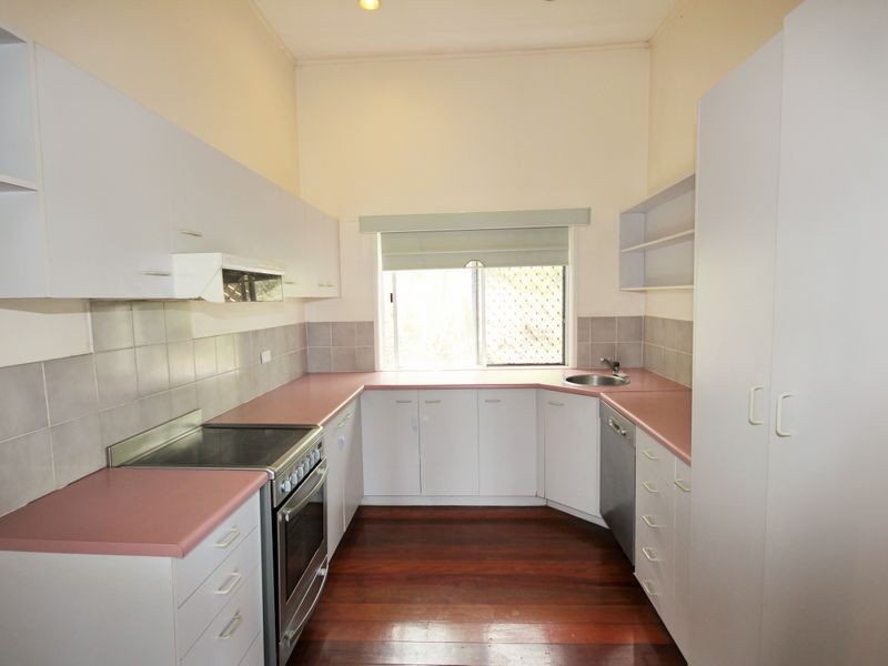 14 Buckland Street, Holland Park West QLD 4121