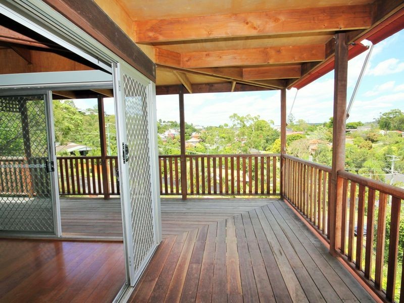 14 Buckland Street, Holland Park West QLD 4121