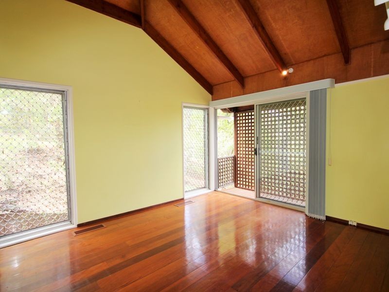 14 Buckland Street, Holland Park West QLD 4121