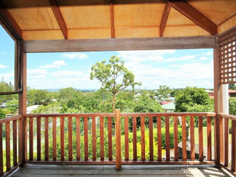 14 Buckland Street, Holland Park West QLD 4121