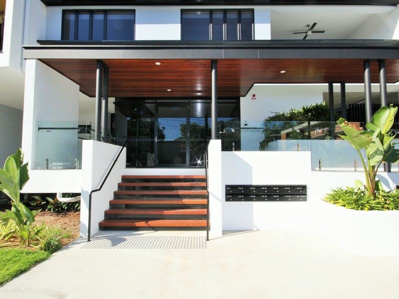 201/29-31 Riding Road, Hawthorne QLD 4171