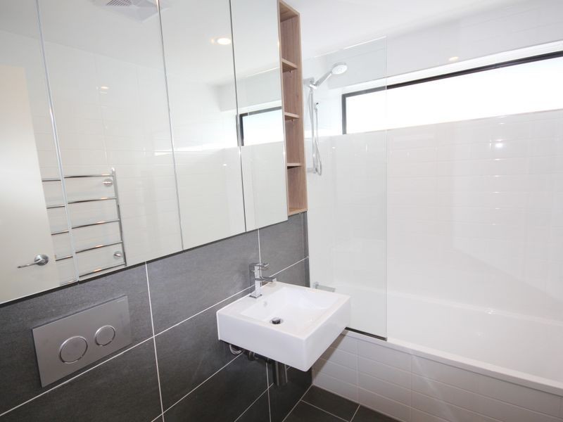 201/29-31 Riding Road, Hawthorne QLD 4171