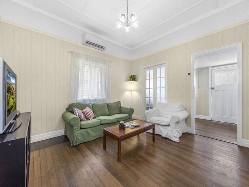 6 Lancaster Street, Coorparoo QLD 4151