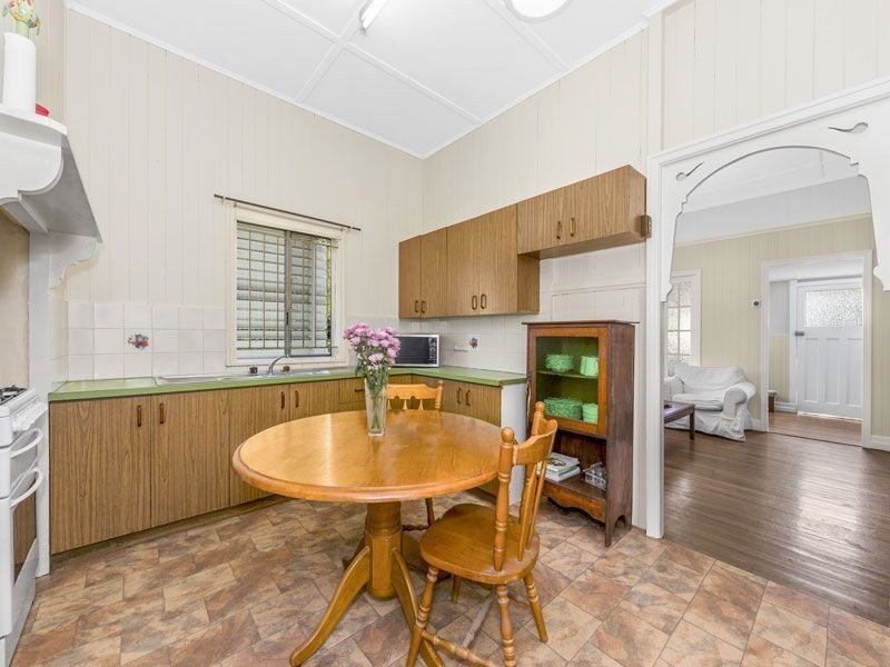 6 Lancaster Street, Coorparoo QLD 4151