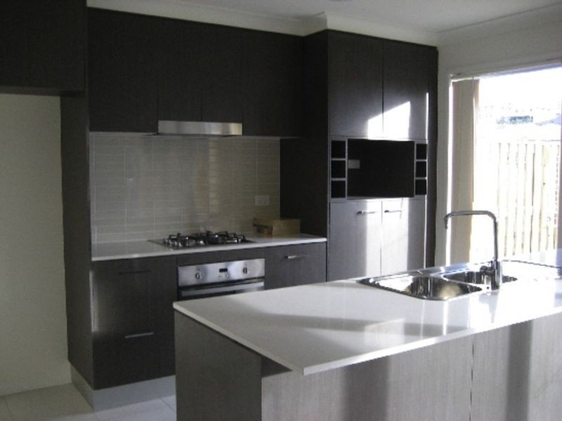 1 Belongil St, Pacific Pines QLD 4211