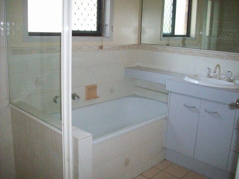 1 Angelica Pl, Forest Lake QLD 4078