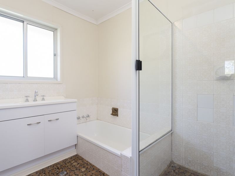 29 Hector Road, Holland Park QLD 4121