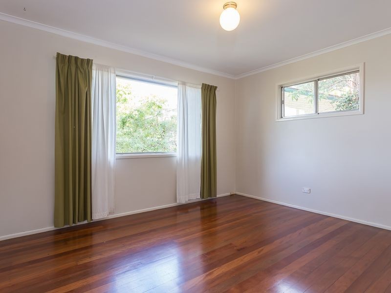 26 Dodwell St, Holland Park West QLD 4121