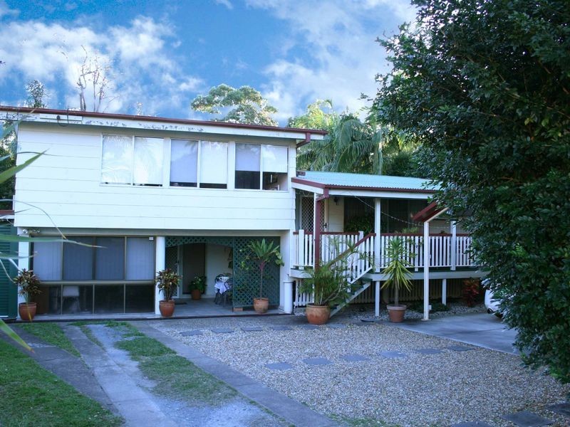 64 Latimer Street, Holland Park QLD 4121