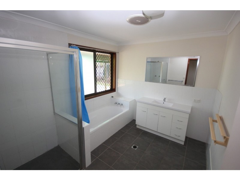 6 Twynam Street, Belmont QLD 4153
