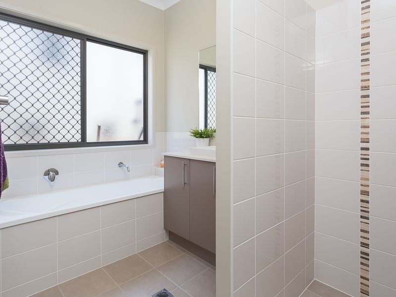 19 Cascades Street, Springfield Lakes QLD 4300