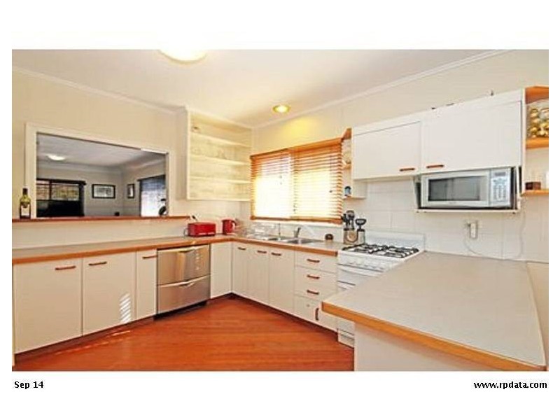 12 Stanton Street, Cannon Hill QLD 4170