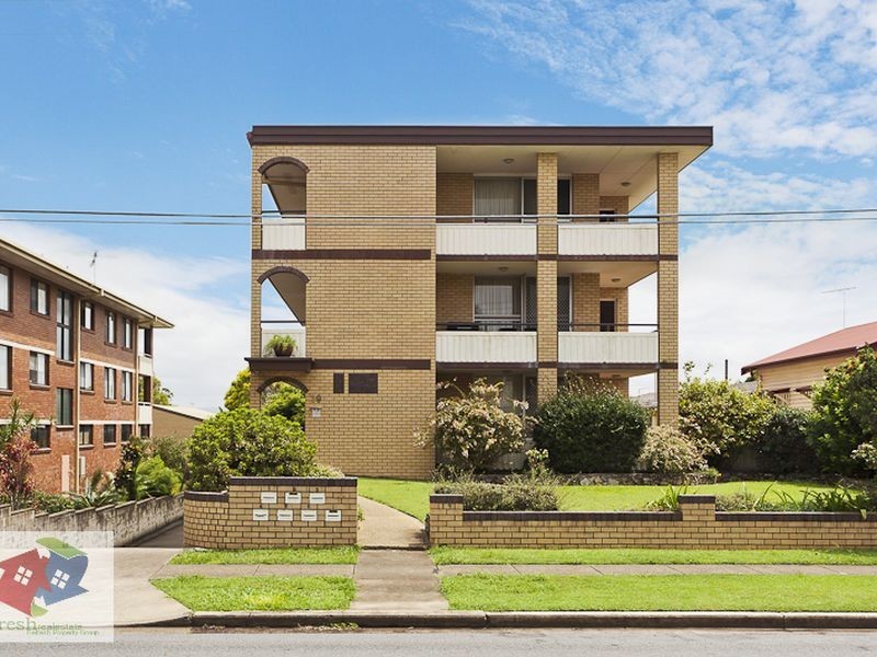 2/19 Crown St, Holland Park West QLD 4121