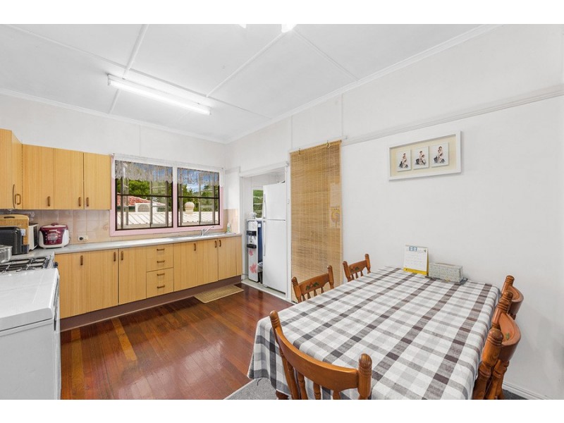 23 Roscoe Street, Holland Park QLD 4121