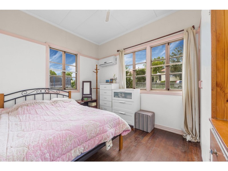 23 Roscoe Street, Holland Park QLD 4121