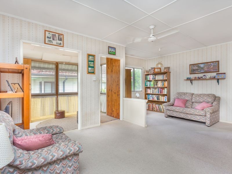 82 Galsworthy St, Holland Park West QLD 4121