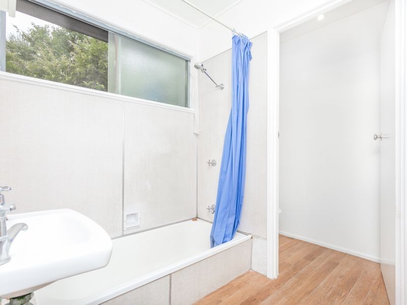 43 Holland Rd, Holland Park QLD 4121