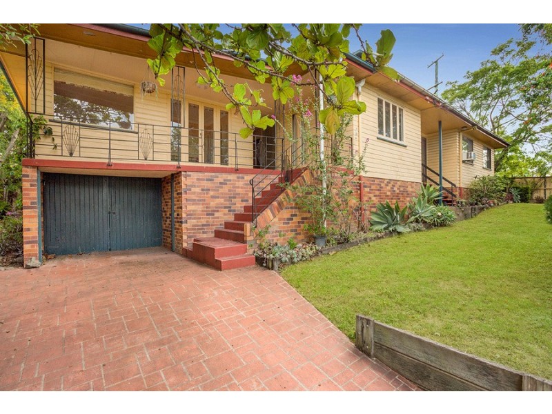38 Mansted Street, Holland Park West QLD 4121