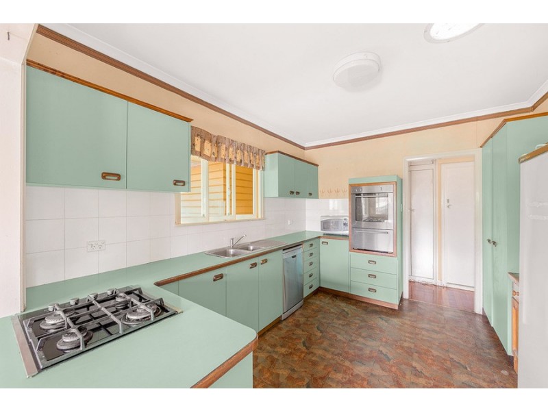 38 Mansted Street, Holland Park West QLD 4121