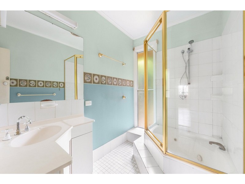 38 Mansted Street, Holland Park West QLD 4121