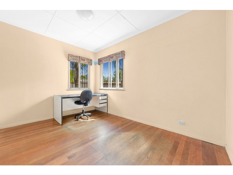 38 Mansted Street, Holland Park West QLD 4121