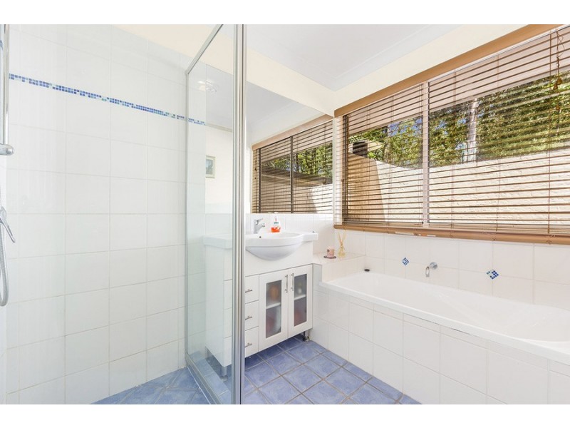 4 Harrison Court, Camira QLD 4300