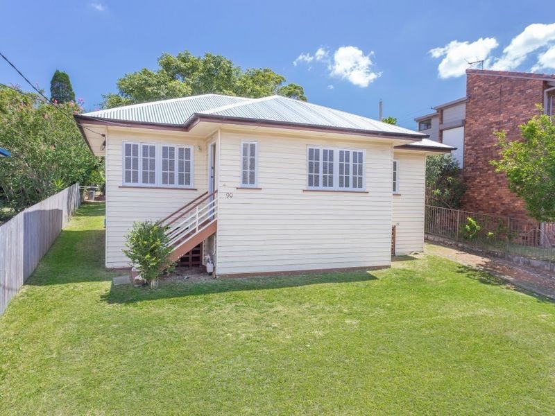 90 Holland Rd, Holland Park QLD 4121