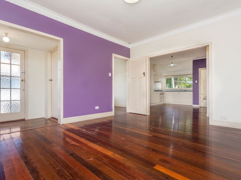 90 Holland Rd, Holland Park QLD 4121