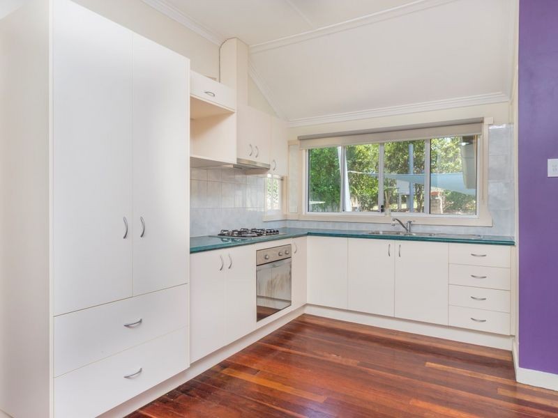 90 Holland Rd, Holland Park QLD 4121
