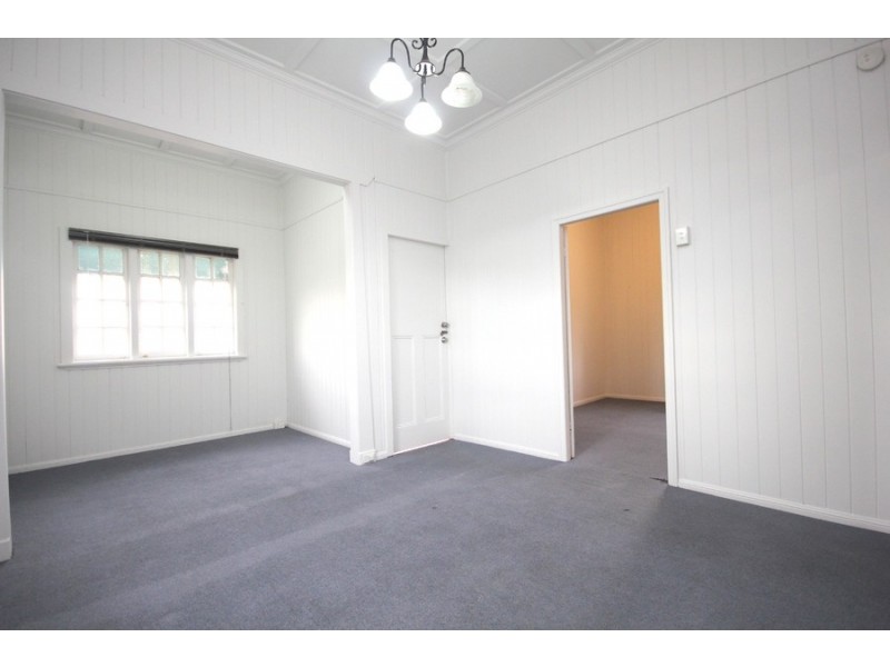 2/762 Logan Road, Holland Park QLD 4121