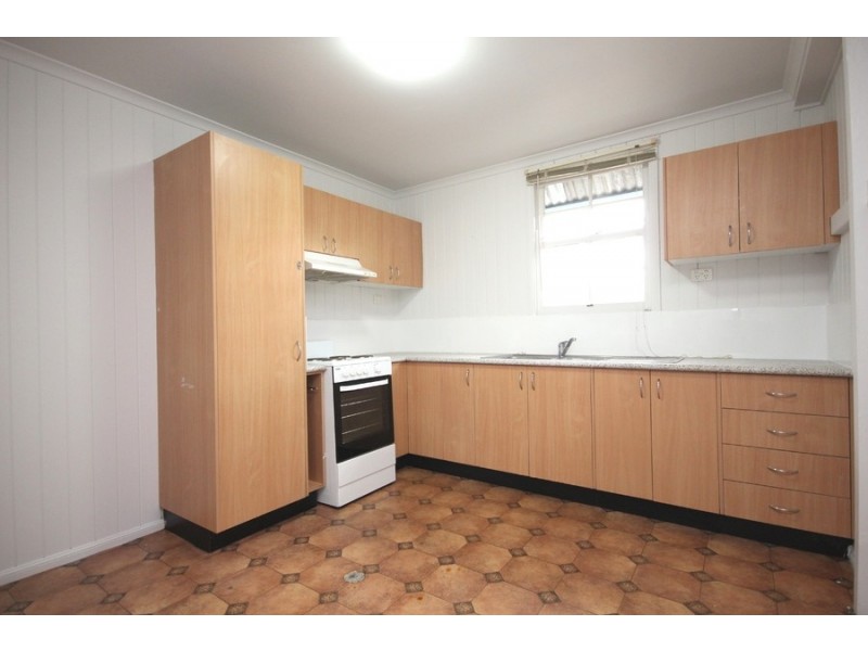 2/762 Logan Road, Holland Park QLD 4121