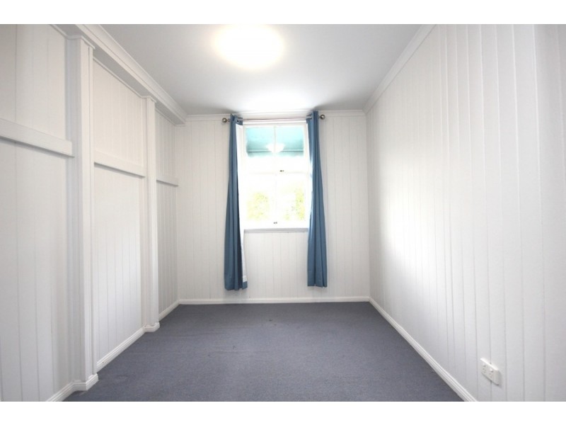 2/762 Logan Road, Holland Park QLD 4121