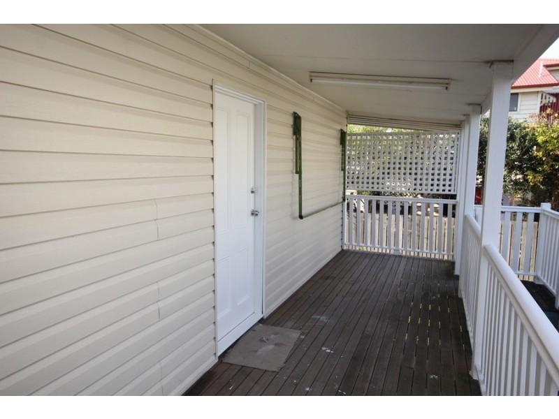 2/762 Logan Road, Holland Park QLD 4121