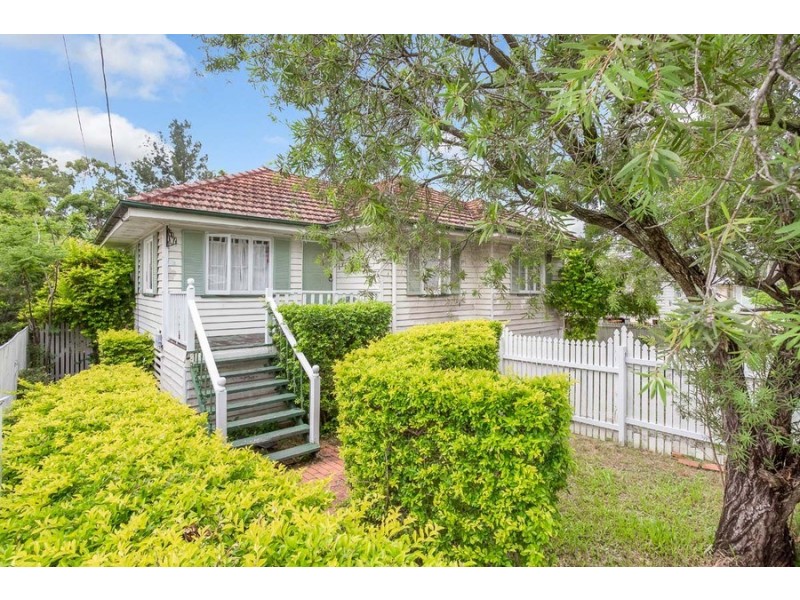 64 Marshall Road, Holland Park West QLD 4121