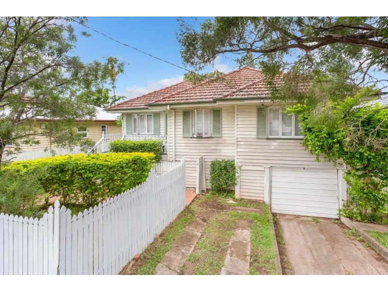 64 Marshall Road, Holland Park West QLD 4121