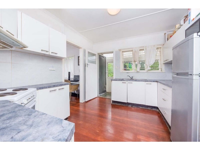 64 Marshall Road, Holland Park West QLD 4121