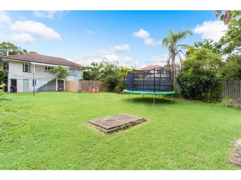 64 Marshall Road, Holland Park West QLD 4121