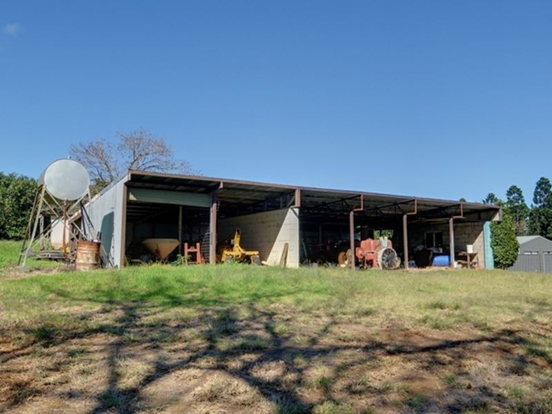 85 Burgess Avenue, Maleny QLD 4552