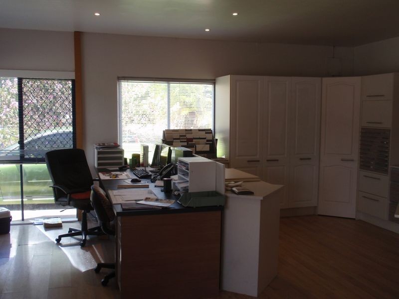 1/2 Textile Avenue, Warana QLD 4575