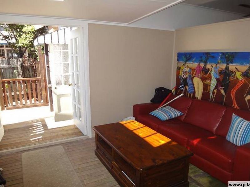 10 Ormuz Ave, Caloundra QLD 4551