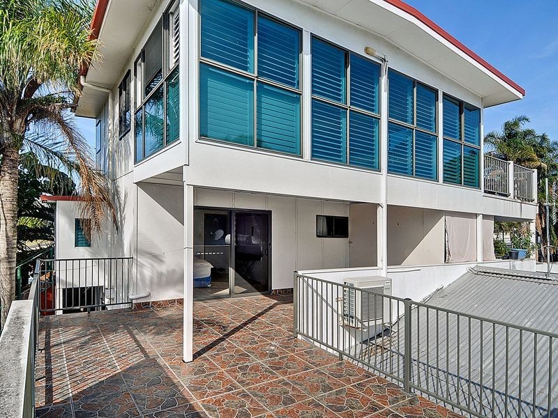 227 Nicklin Way, Warana QLD 4575