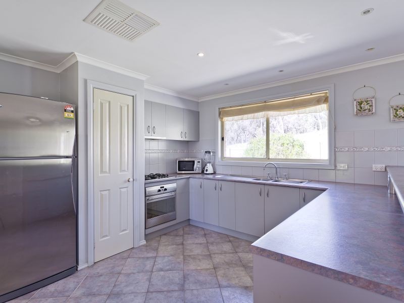 8-10 Juliet Avenue, Healesville VIC 3777