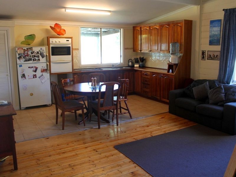 42 Farnham Road, Healesville VIC 3777