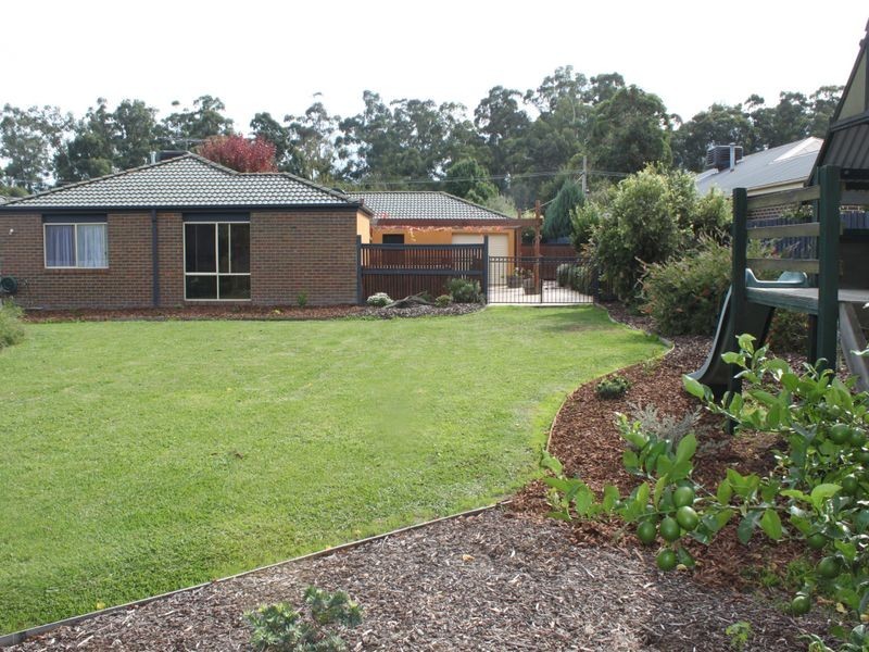 34 Farnham Road, Healesville VIC 3777