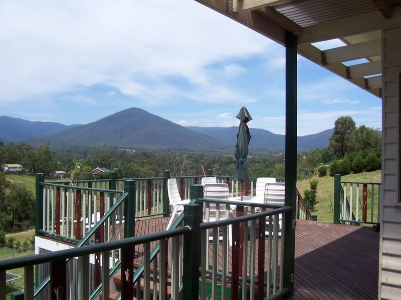 4 Christie Parade, Healesville VIC 3777