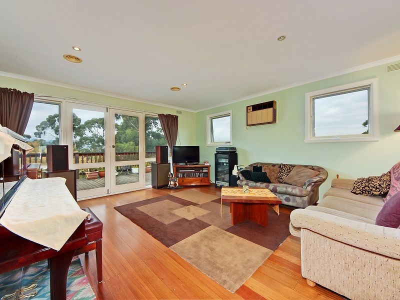 18 Hillcrest Grove, Healesville VIC 3777