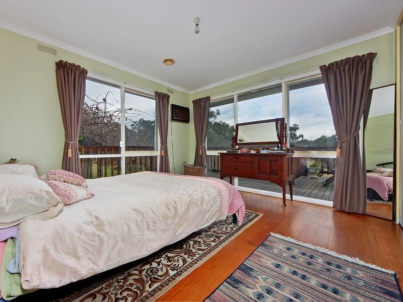 18 Hillcrest Grove, Healesville VIC 3777