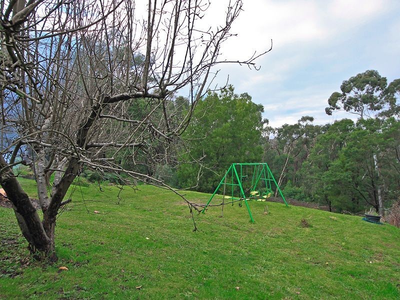 18 Hillcrest Grove, Healesville VIC 3777