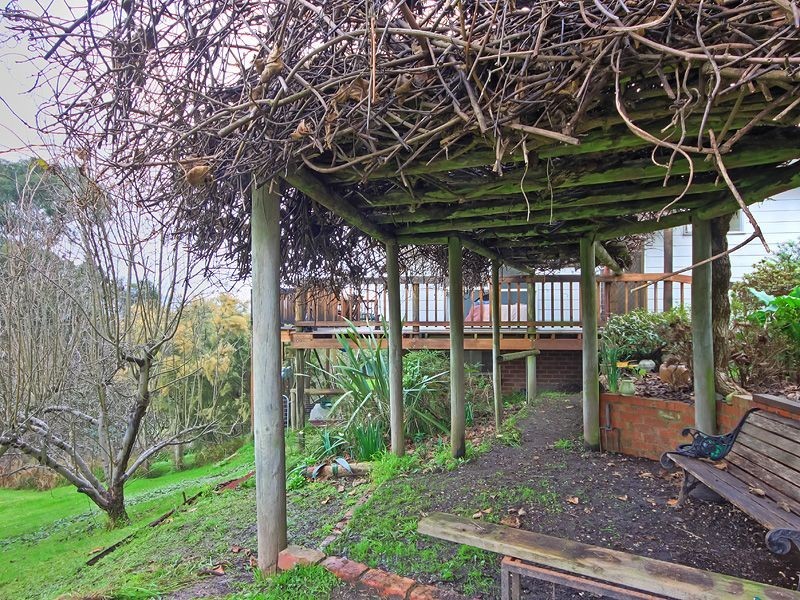 18 Hillcrest Grove, Healesville VIC 3777